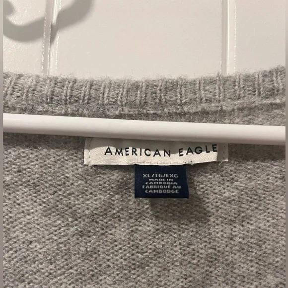 American Eagle bow sweater - Picture 2 of 3